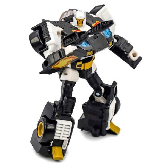 Ricochet Stepper Deluxe Class | Transformers Generations Power of the Primes
