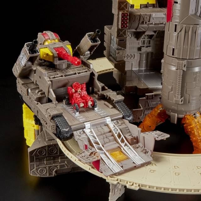 WFC-S29 Siege Omega Supreme Titan Class | Transformers Generations War for Cybertron Siege Chapter