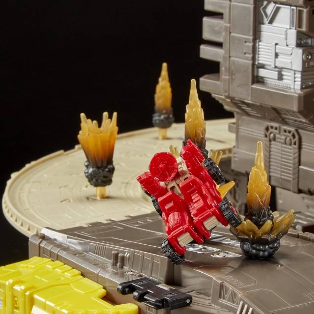 WFC-S29 Siege Omega Supreme Titan Class | Transformers Generations War for Cybertron Siege Chapter