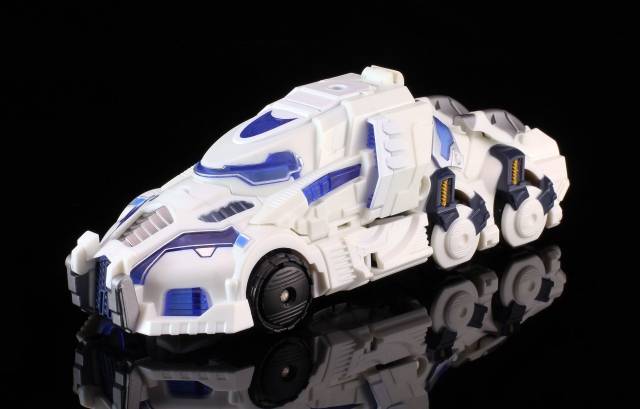 R-11 Seraphicus Prominon Core Robot | Mastermind Creations | Reformatted