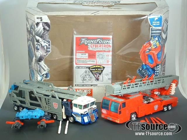 Optimus Prime and Ultra Magnus Exclusive Super Class | Transformers Cybertron