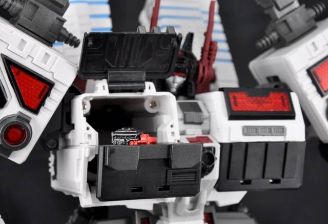 Citizen Set 01 and Trench Covers | MakeToys | City Bot