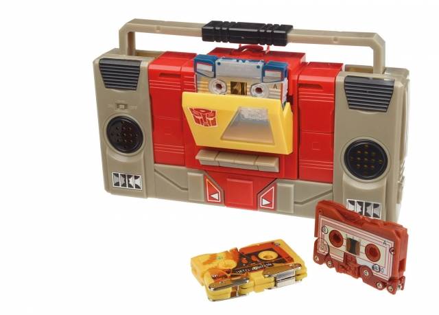 Blaster and Perceptor Autobot Intel Ops Set | Transformers Platinum Edition G1 Reissues