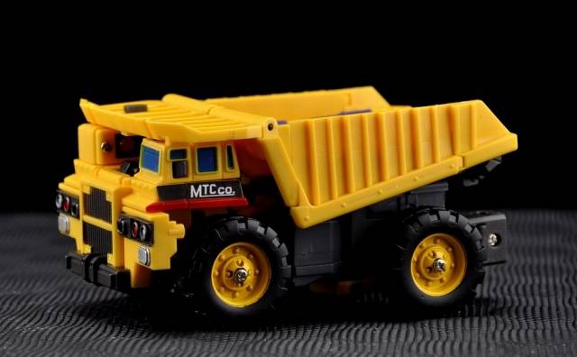 MTCM-01 DX Yellow Giant Set of 6 Pieces Gift Set | MakeToys | Mtcombiner