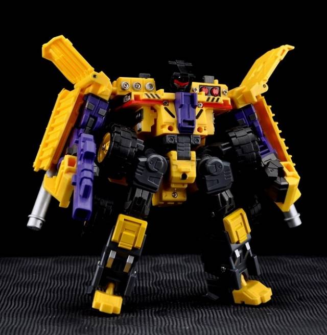 MTCM-01 DX Yellow Giant Set of 6 Pieces Gift Set | MakeToys | Mtcombiner