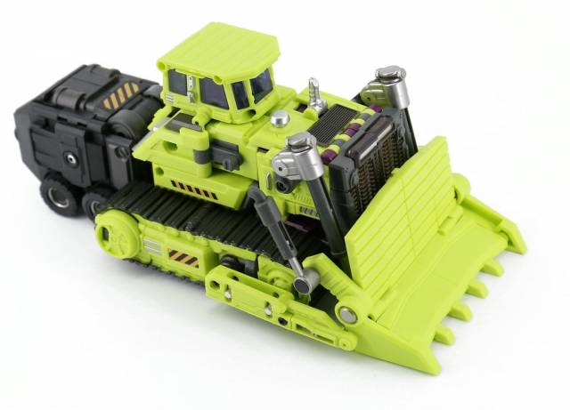 GT-01D Bulldozer | Generation Toy Gravity Builder