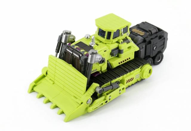 GT-01D Bulldozer | Generation Toy Gravity Builder