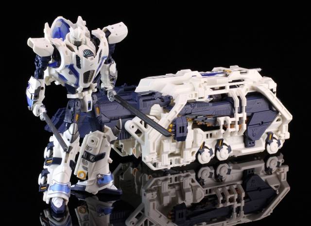 R-11 Seraphicus Prominon Power Cradle | Mastermind Creations Reformatted