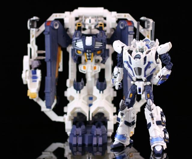 R-11 Seraphicus Prominon Power Cradle | Mastermind Creations Reformatted