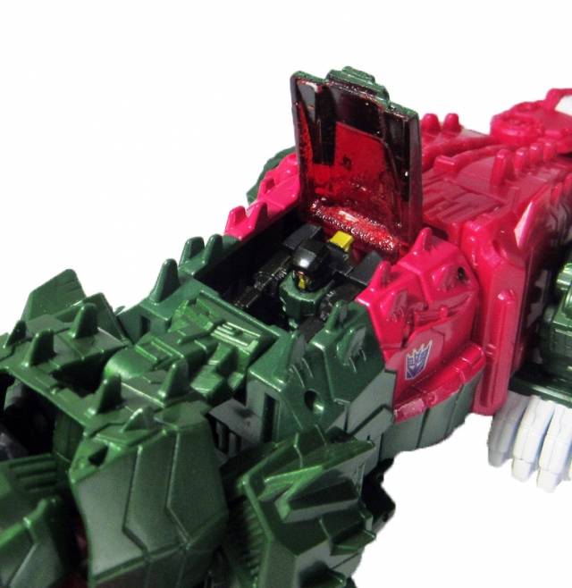 LG22 Skullcruncher Skull | Japanese Transformers Legends