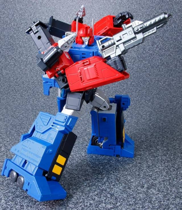 MP-31 Delta Magnus Diaclone Version | Transformers Masterpiece
