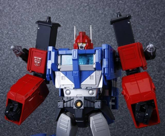 MP-31 Delta Magnus Diaclone Version | Transformers Masterpiece