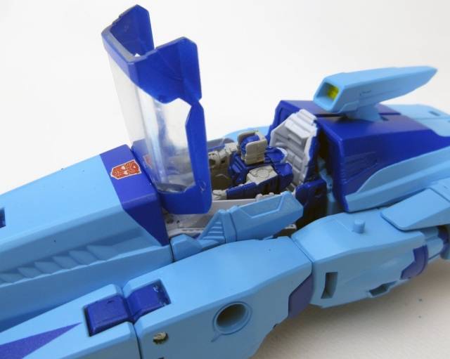 LG25 Blurr | Japanese Transformers Legends