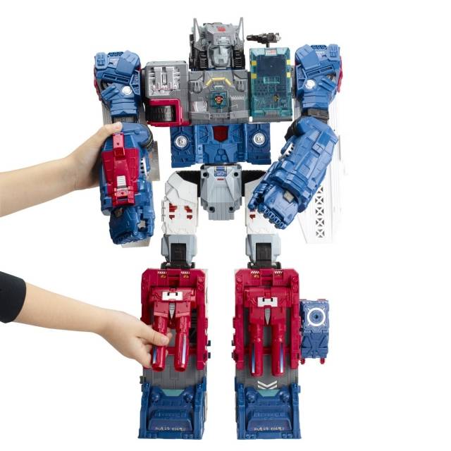 Fortress Maximus and Cerebrus Titan Class  | Transformers Generations Titans Return