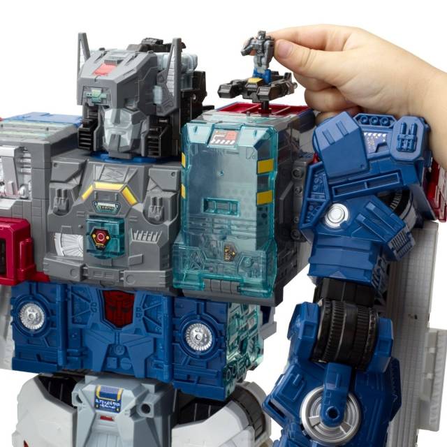 Fortress Maximus and Cerebrus Titan Class  | Transformers Generations Titans Return