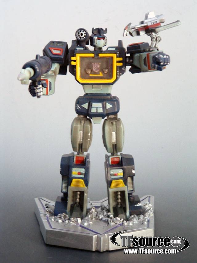 Soundwave and Laserbeak Limited Edition Statue | Transformers G1 Generation One Palisades