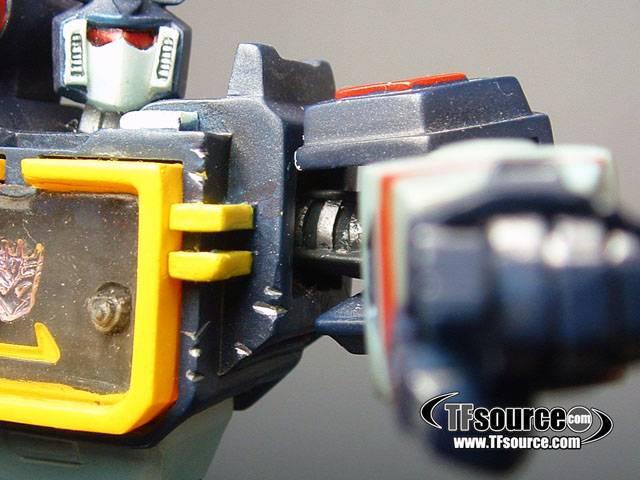 Soundwave and Laserbeak Limited Edition Statue | Transformers G1 Generation One Palisades