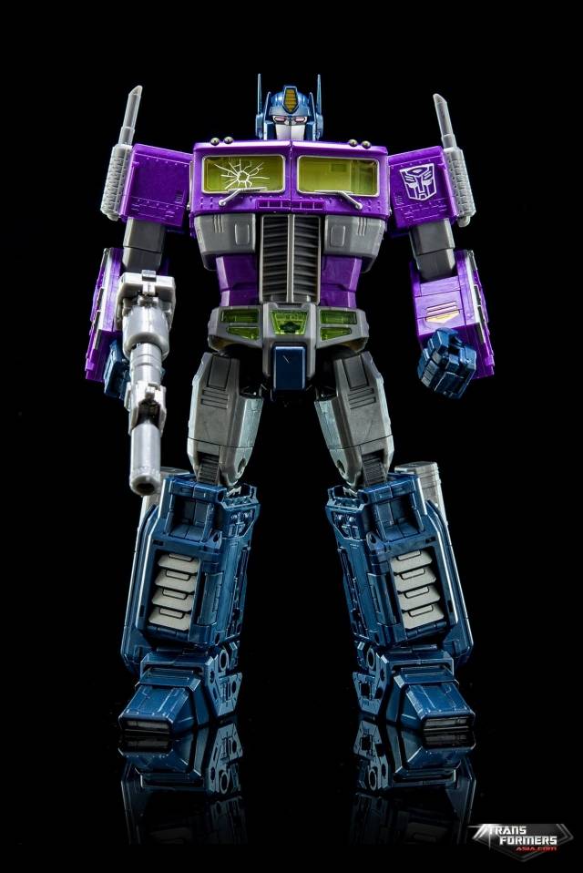 Shattered Glass Optimus Prime | Transformers Masterpiece