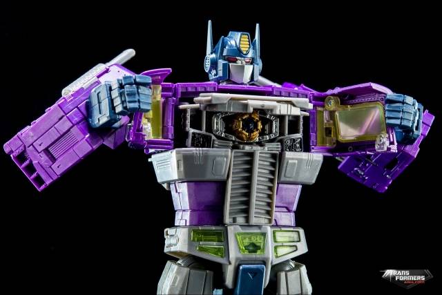 Shattered Glass Optimus Prime | Transformers Masterpiece