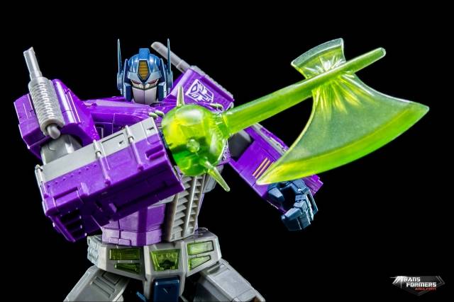 Shattered Glass Optimus Prime | Transformers Masterpiece