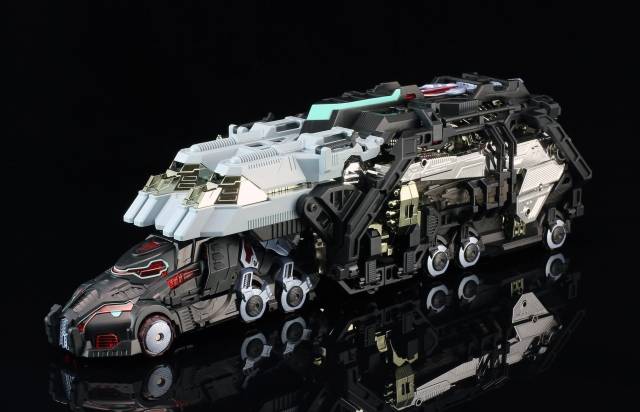 R-11D Demonicus Prominon Core Robot and Power Cradle Set | Mastermind Creations | Reformatted