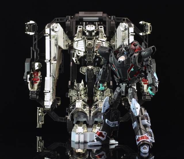 R-11D Demonicus Prominon Core Robot and Power Cradle Set | Mastermind Creations | Reformatted