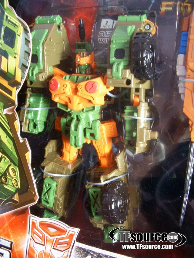 Voyager Class Roadbuster vs. Dirge Autobot Ambush Set of 2 | Transformers Universe