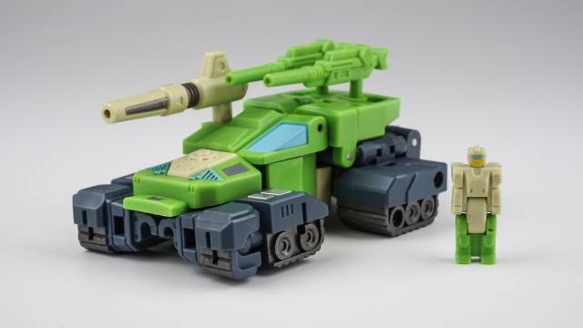 YM02 Schunk and Betta | Unique Toys | Palm Collection