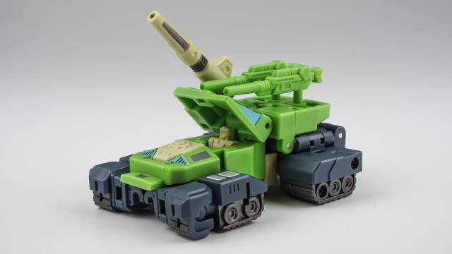 YM02 Schunk and Betta | Unique Toys | Palm Collection