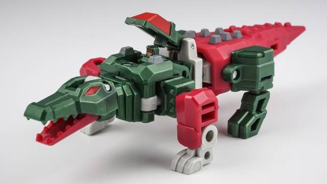 YM02 Schunk and Betta | Unique Toys | Palm Collection