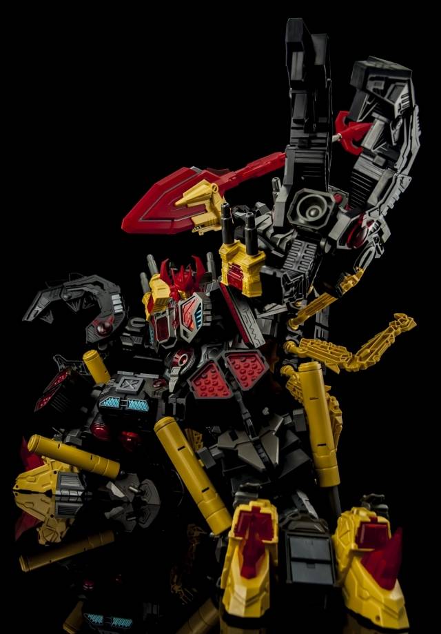 MCB03P Devil Stinger | MakeToys | City Bot