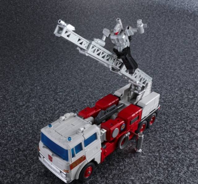MP-37 Artfire and Targetmaster Nightstick | Transformers Masterpiece