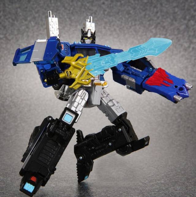 Magna Convoy e-hobby Exclusive | Transformers Legends