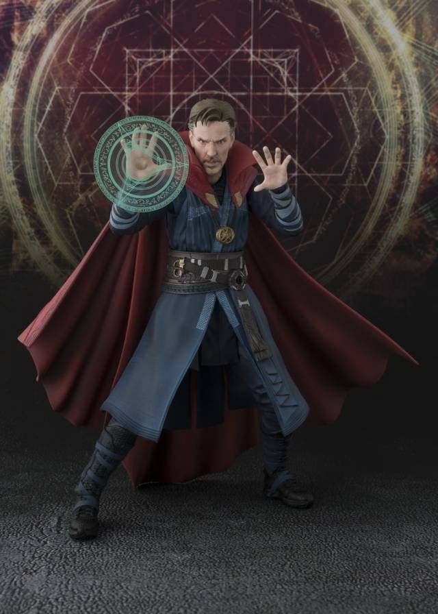 Doctor Strange and Burning Flame Set S.H. Figuarts | Bandai Tamashii Nations | Marvel
