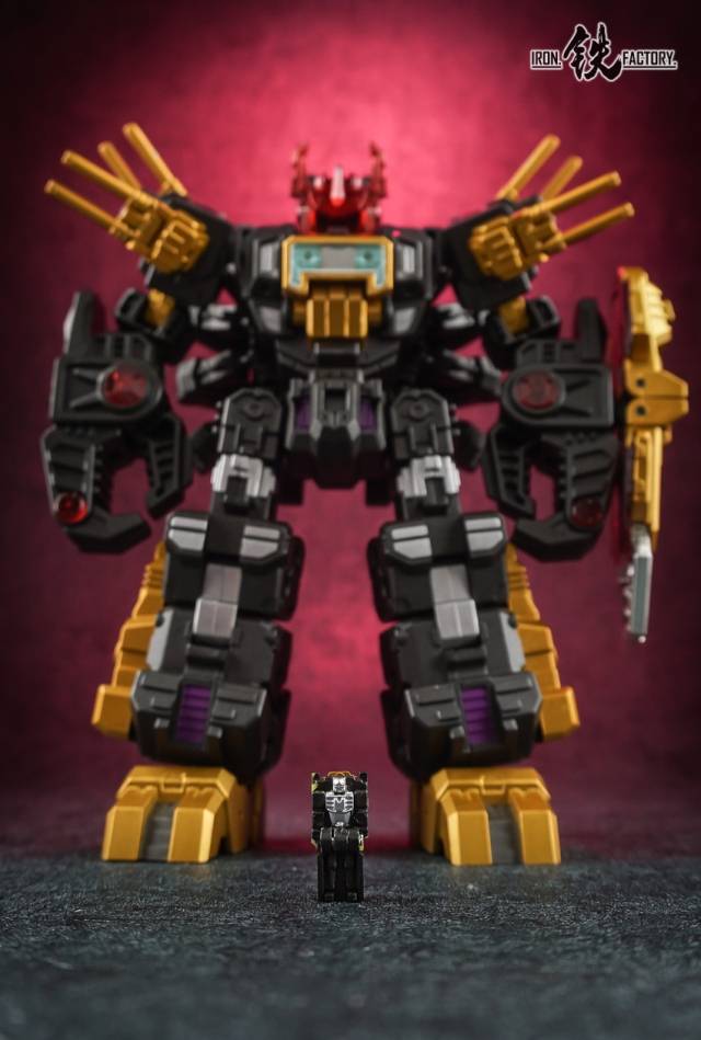 IF-EX18D Lord Scorpion Dark Version | Iron Factory