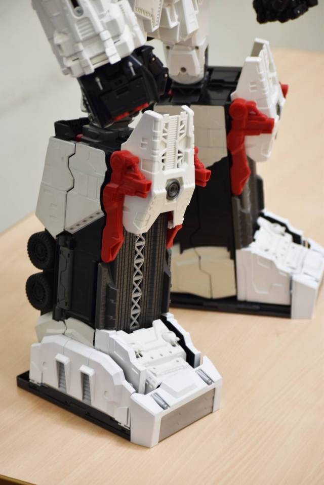 DK-04M Foot Upgrade Kit for Transformers Generations Titan Metroplex | Dna Design | Upgrade Kit