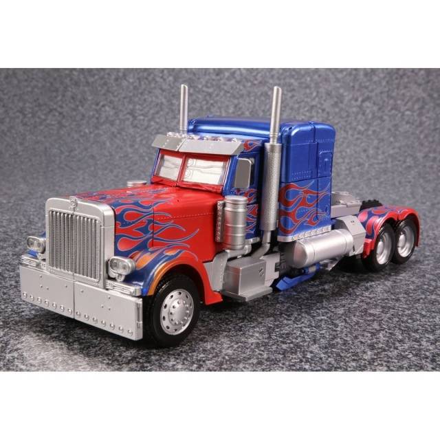 MPM-4 Optimus Prime | Transformers Masterpiece Movie Series