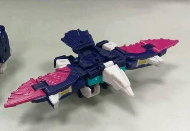 Wingspan with Cloudraker Limited Edition Exclusive Set Deluxe Class  | Transformers Generations Titans Return