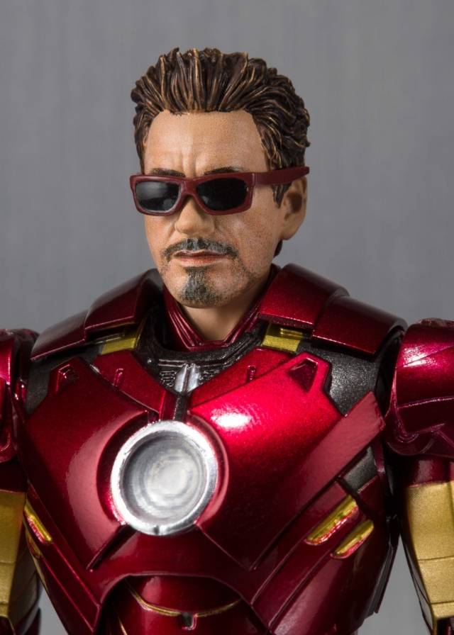 Iron Man Mark 4 and Hall of Armor S.H. Figuarts | Bandai Tamashii Nations | Marvel