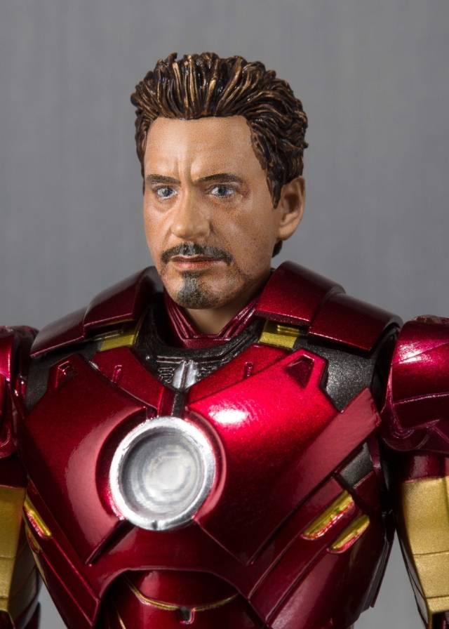Iron Man Mark 4 and Hall of Armor S.H. Figuarts | Bandai Tamashii Nations | Marvel