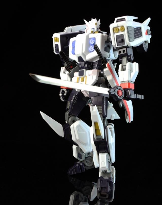 R-32 Stray | Mastermind Creations | Reformatted