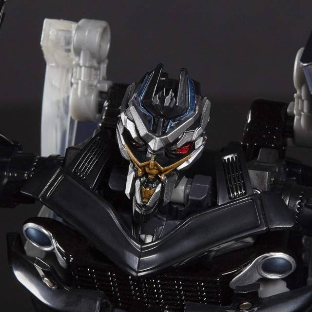 MPM-5 Barricade | Transformers Masterpiece Movie Series
