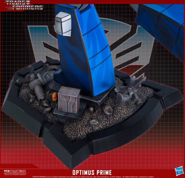 Optimus Prime Statue Classic Scale | Transformers G1 Generation One