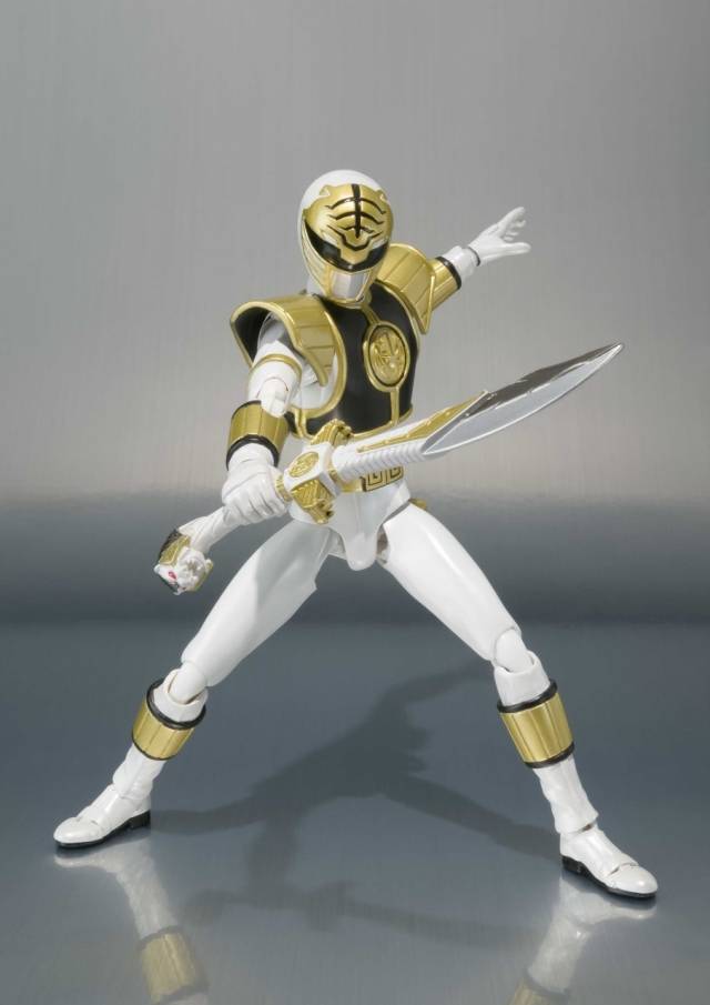 White Ranger | The Loyal Subjects Action Vinyls | MMPR Mighty Morphin Power Rangers