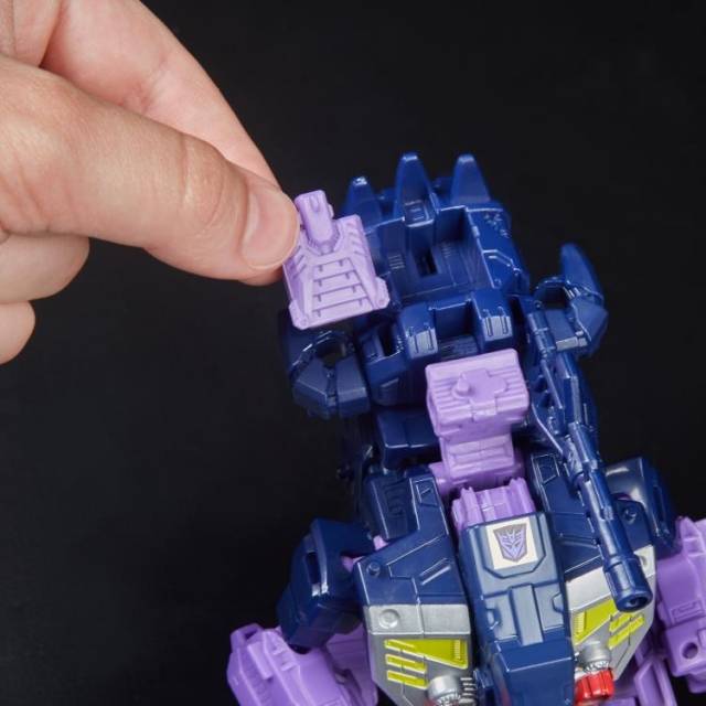 Blot Deluxe Class | Transformers Generations Power of the Primes