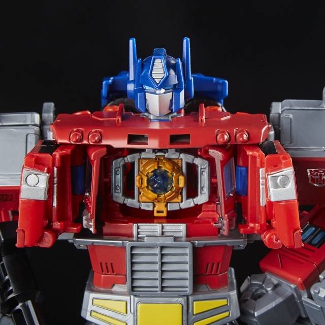 Evolution Optimus Prime Leader Class | Transformers Generations Power of the Primes