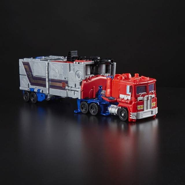 Evolution Optimus Prime Leader Class | Transformers Generations Power of the Primes