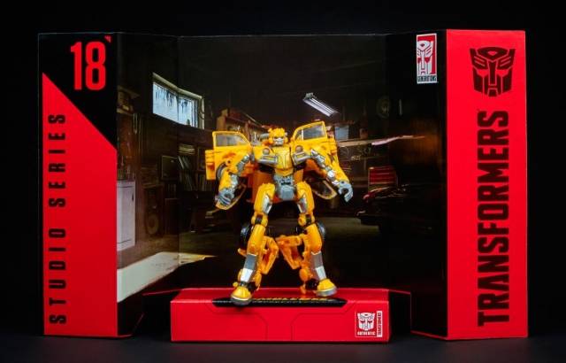 18 Bumblebee VW Beetle Deluxe Class | Transformers Studio Series | Transformers: Bumblebee