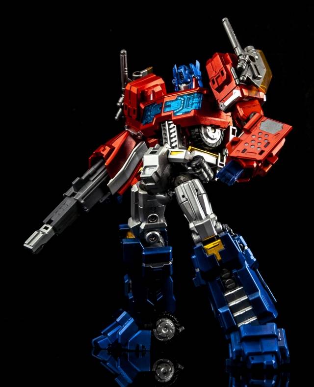 MTCD01P Striker Manus Premium Version | MakeToys | Cross Dimension