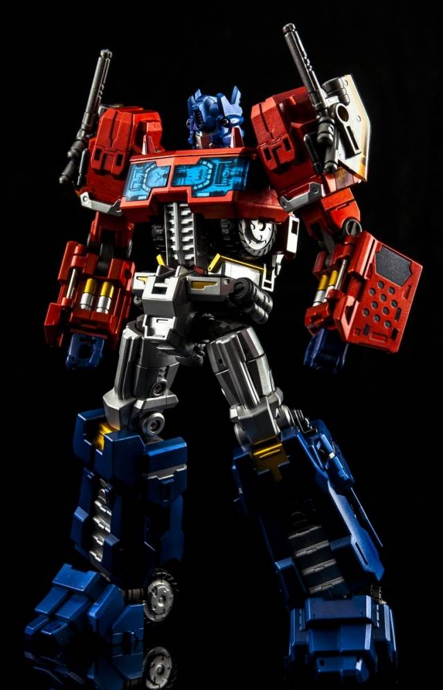 MTCD01P Striker Manus Premium Version | MakeToys | Cross Dimension